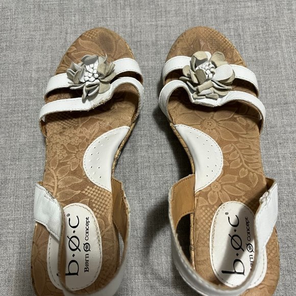 BOC Born Concept White Leather Wedge Sandals  Women's 7M  Strappy Sling back - Picture 4 of 11